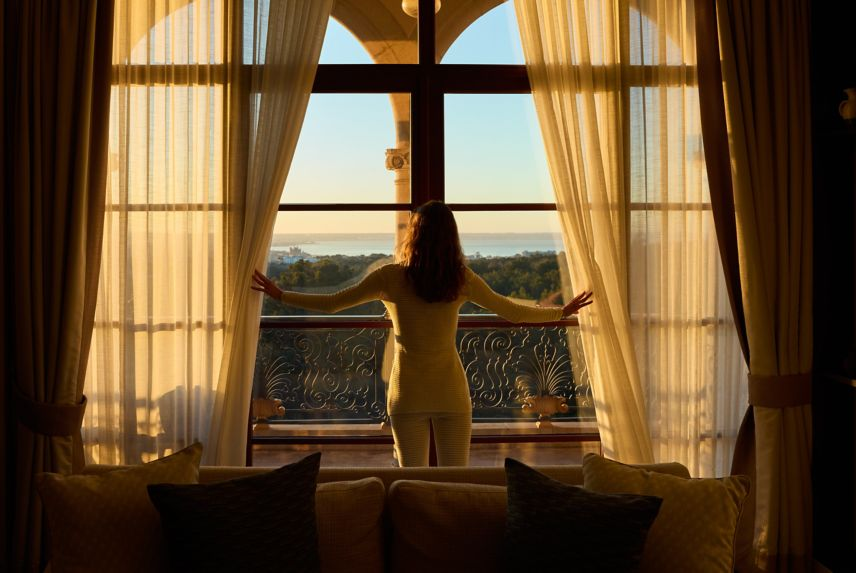 Vistas al mar al amanecer desde la villa privada